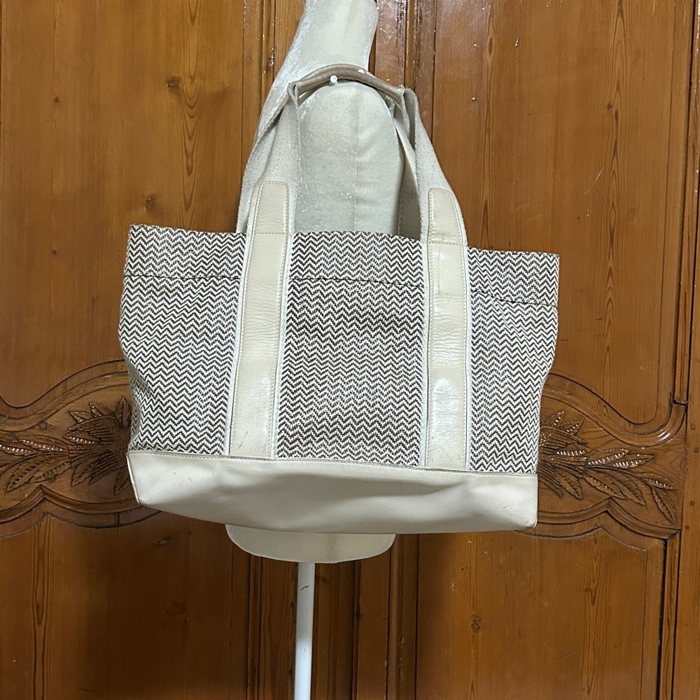 Tory Burch Cream Tote Bag - Picture 3 of 15